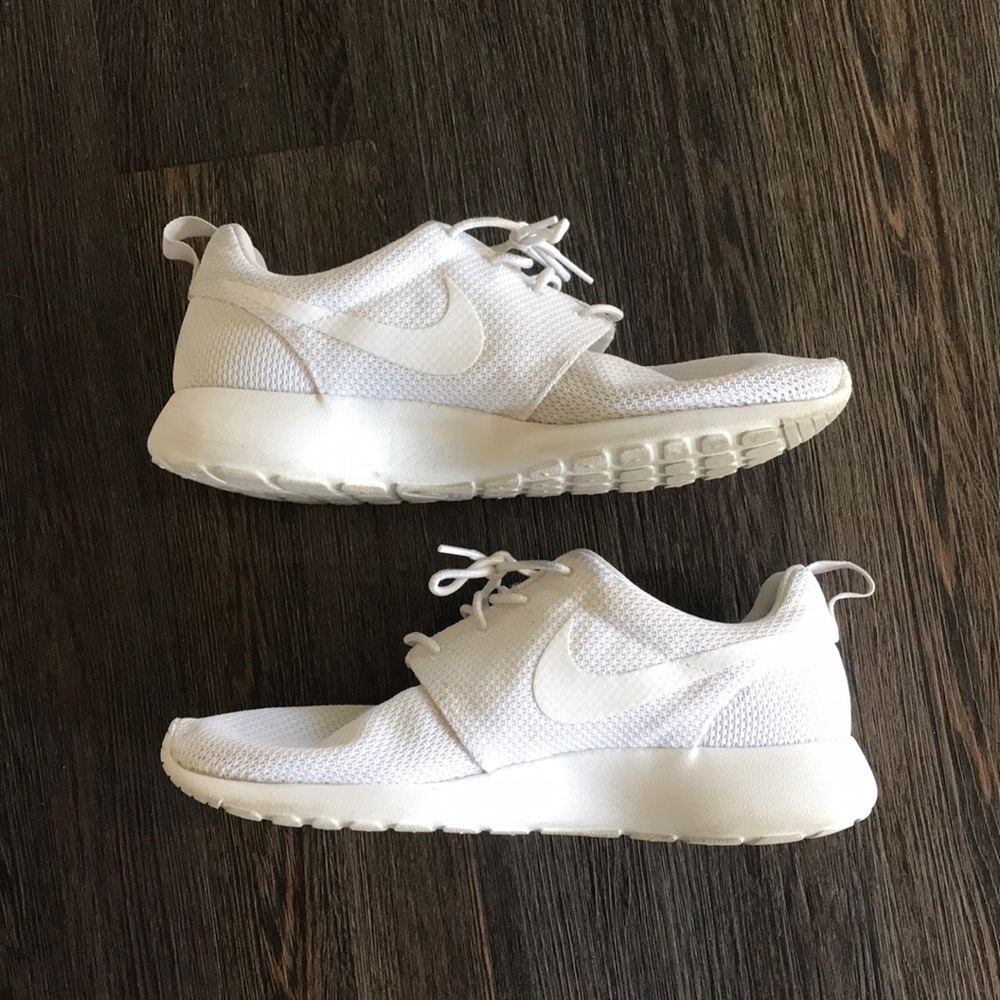 Men’s Roshe Run size 10.5